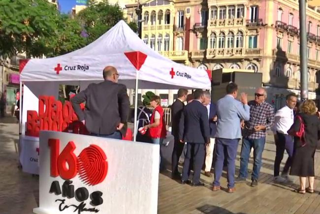 Cruz Roja Almería celebra el Día de la Banderita