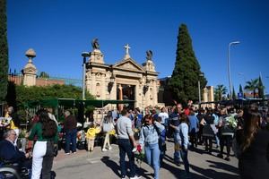 Normalidad en los cementerios almerienses en el Día de Todos los Santos