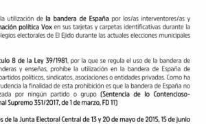 Denuncian a Vox por usar la bandera de España en las mesas electorales de El Ejido