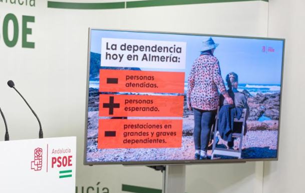 El PSOE dice que la Junta acumula sin resolver más de 700 peticiones de ayuda a domicilio