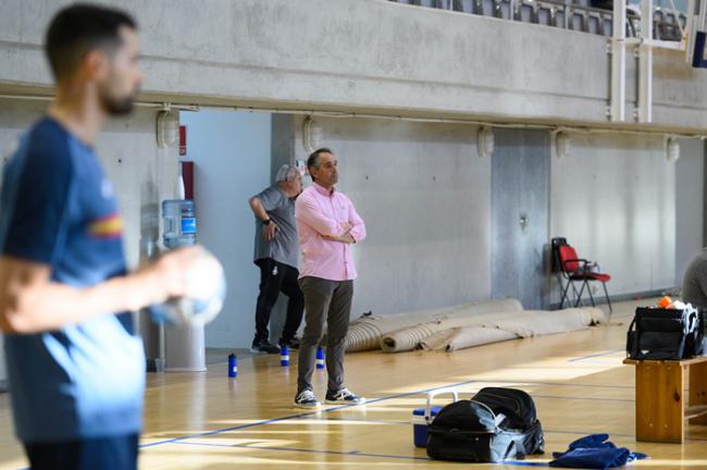 El Complejo Deportivo Municipal El Toyo-Retamar recibe a ‘Los Hispanos’ en su primer entrenamiento