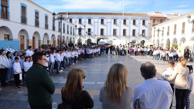 Berja conmemora el Día de la Paz en la Plaza Porticada