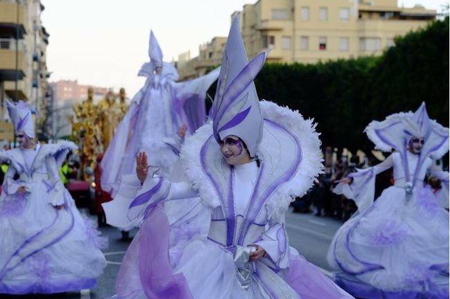 Cabalgatas y carrozas llenas de magia y color