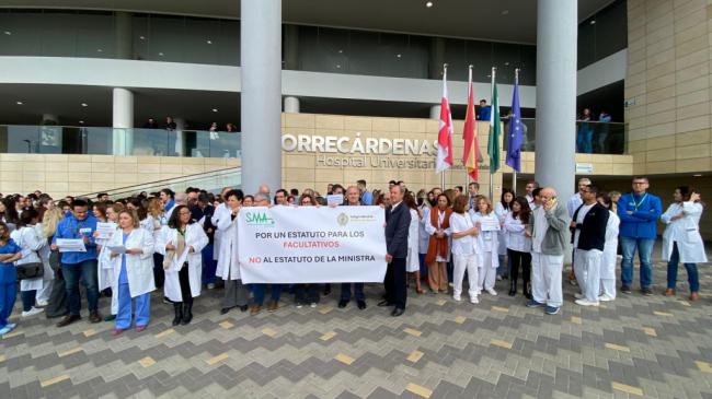 Médicos de Almería protestan contra nuevo Estatuto Marco