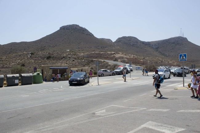 En funcionamiento el Aparcamiento de la Playa de los Muertos