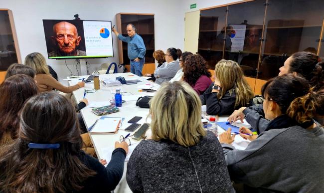 Enfermeras escolares del Poniente refuerzan su labor en salud mental juvenil