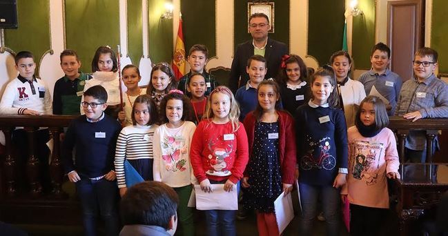 Pleno infantil en el Ayuntamiento de Berja con alumnos del Celia Viñas