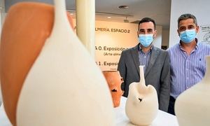 José Miguel García actualiza la cerámica tradicional con una exposición en el Museo de Arte