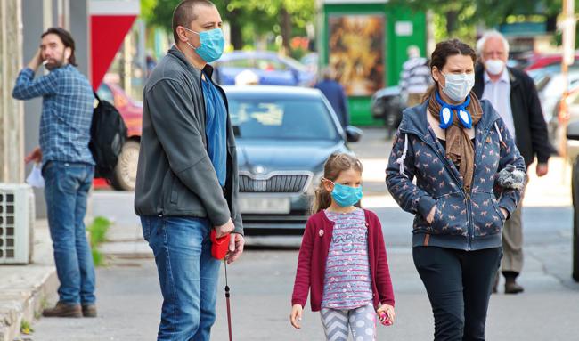 La Junta impulsa la 'tarjeta monedero' y el Plan Vive para las familias