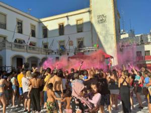 La Fiesta de la Espuma protagoniza el martes de las fiestas de Dalías