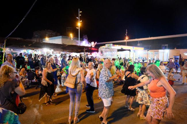 Los bares abrirán dos horas más por las fiestas de los barrios