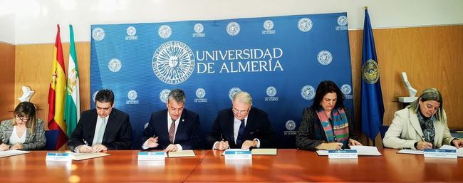 La Autoridad Portuaria firma con la UAL y Medgaz un contrato de vigilancia ambiental