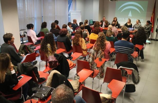 La Junta forma a personal para tratar a menores culpables de violencia de género