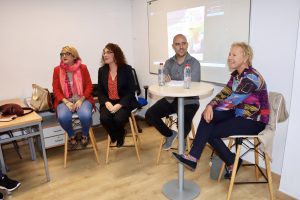 Christiane Gohl cautiva a estudiantes del Centro de Lenguas