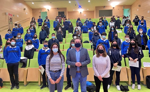 Mil alumnos de Almería en el programa Ciencia y Tecnología en Femenino en el PITA