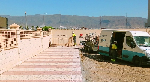 El Ayuntamiento de Roquetas busca fugas en las redes de abastecimiento de La Salinas