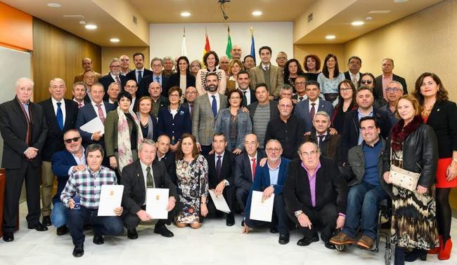 51 empleados municipales se jubilan con el Escudo de Oro