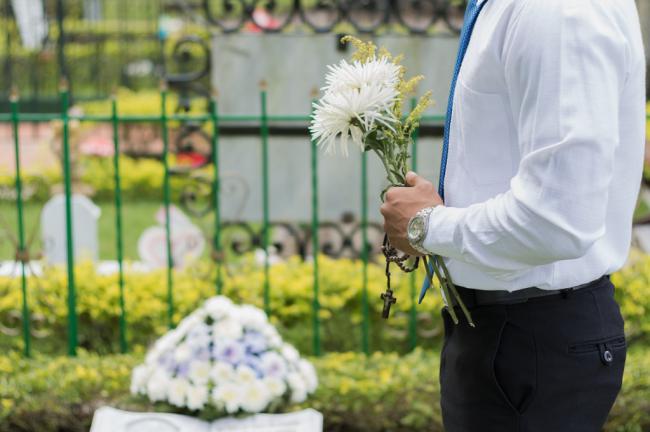 La empresa “fantasma” del cementerio de Almería