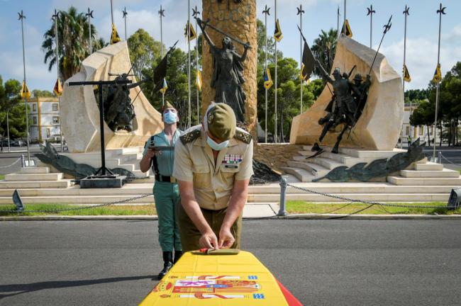 Medalla al mérito con distintivo amarillo al legionario fallecido en Viator