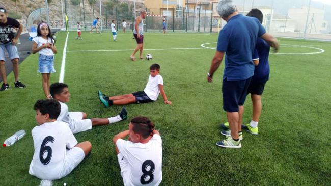 La Nueva Temporada De Escuelas Deportivas De Vícar con Tiro Con Arco Y Fútbol 5