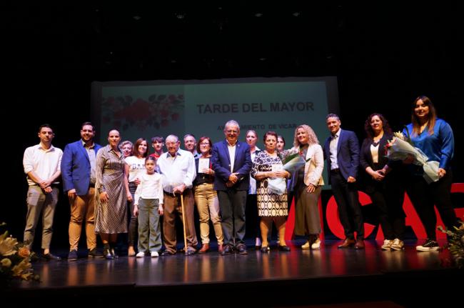 Homenaje a los mayores de Vícar y sus cuidadores