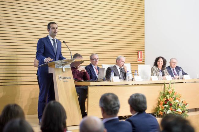 El alcalde agradece a los graduados sociales que hayan convertido Almería en “referencia de la actualidad jurídica y laboral”