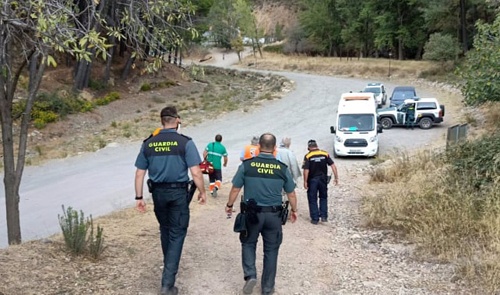 Rescatado un senderista de 74 años tras caer por un terraplén en Laujar