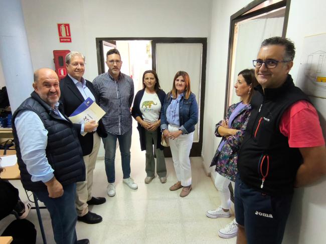 El I.E.S. Ciudad de Dalías recibe el proyecto `IDEANDO´ de la Diputación
 