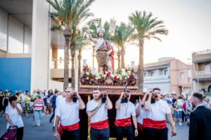 Las 200 Viviendas de Roquetas de Mar celebra sus fiestas