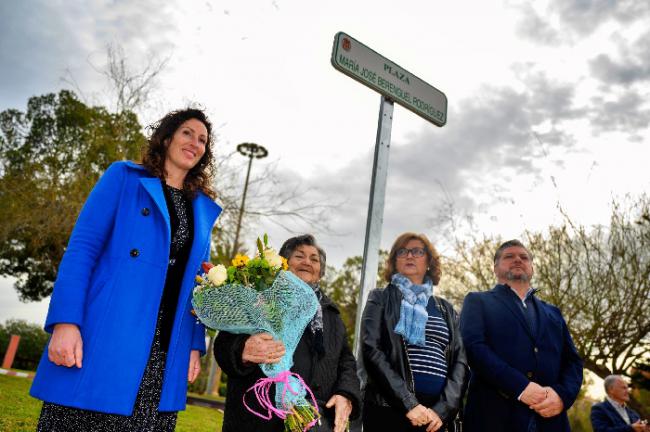 La alcaldesa inaugura la Plaza María Josefa Berenguel del barrio de Torrecárdenas