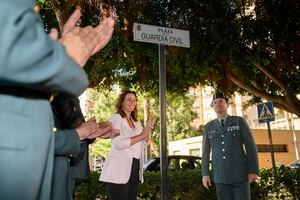 El Ayuntamiento de Almería regala en su fiesta una plaza a la Guardia Civil