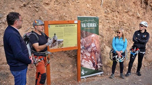 Berja estrena la Vía Ferrata de Castala como nuevo atractivo turístico-deportivo, 