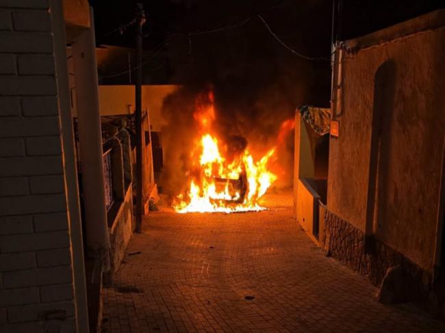 Incendio intencionado de un coche de la Guardia Civil en Adra bajo investigación