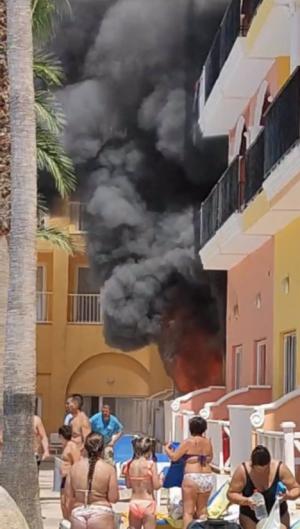 Un incendio en un hotel de Roquetas de Mar deja cuatro heridos