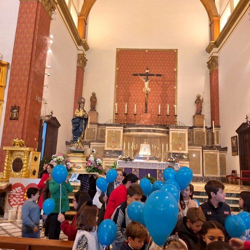 La Virgen Inmaculada desfila por las calles de Dalías en su festividad anual