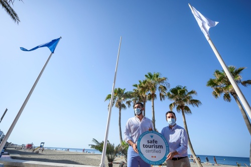 17 banderas reconocen la calidad y seguridad de las playas de Almería