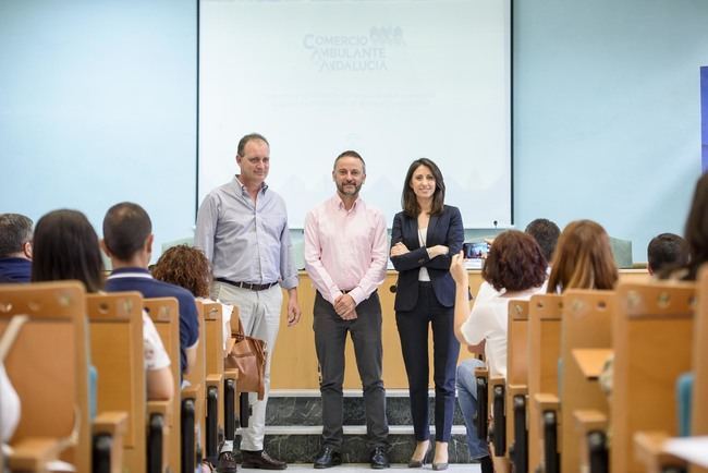 La UNED reúne a técnicos de toda la provincia para analizar la normativa del Comercio Ambulante