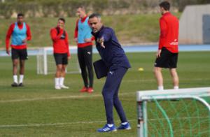 El Almería se centra en la visita del Sabadell