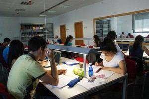 La Biblioteca Joven amplía su horario para exámenes universitarios