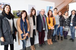 Lactalmería Acerca A Vícar Su Exposición 'Mamar: Mamá+Amar'