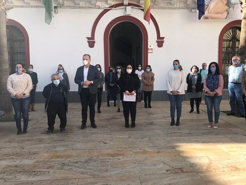 Lectura del manifiesto en Cuevas contra la violencia de género