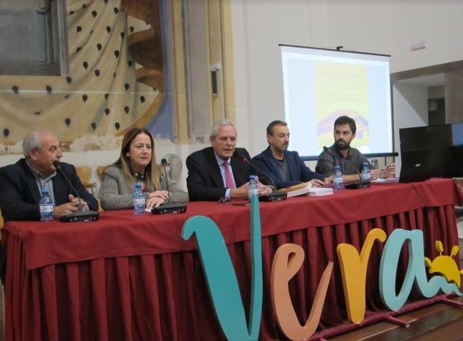 Presentación del libro “La Tierra en Vera”