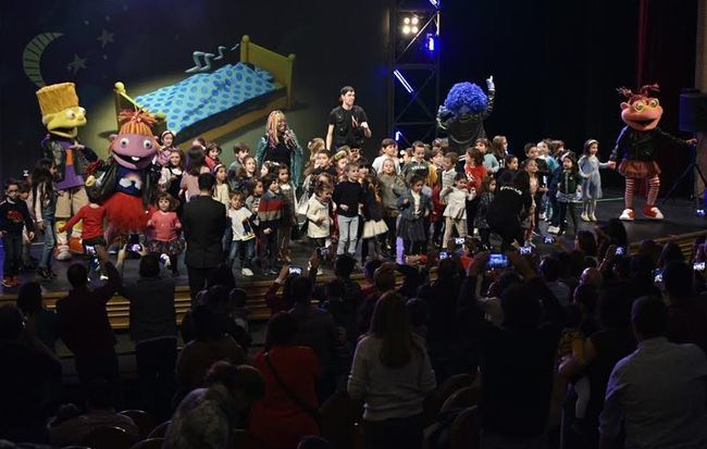 Los Lunnis cuentan la Historia en un concierto que llenó el Auditorio