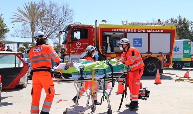 Incendio en Almería: madre e hijo evacuados al hospital