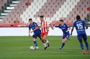 0-0: El Almería sigue en ascenso directo a pesar del resultado