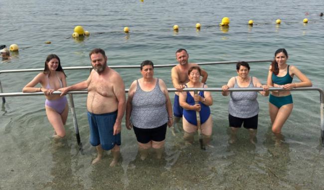 Los Mayores Del Centro De Estancias Diurnas Se Despiden De La Playa Por Este Año