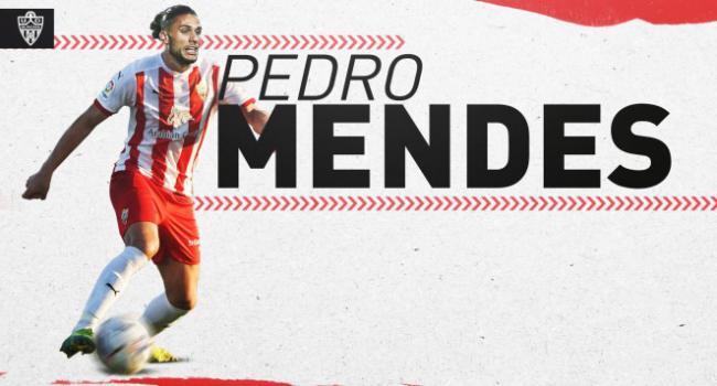 El Almería ficha un delantero de referencia, el portugués Pedro Mendes