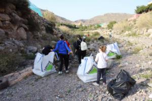 El Primer Reto #Trashtag Challenge De Limpieza Seduce A Decenas De Vicarios