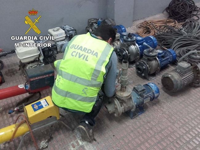 Dos detenidos por robar motores de riego en el Poniente