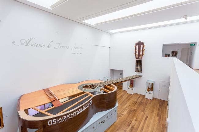 Profesores de madera, mueble y corcho, se reunen en el Museo de la Guitarra